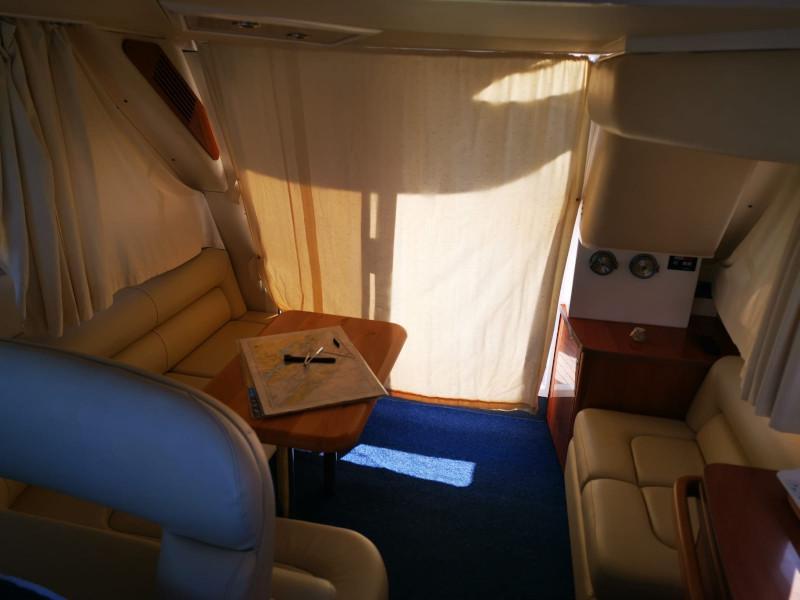 Book yachts online - motorboat - Sealine F34 - Little One - rent