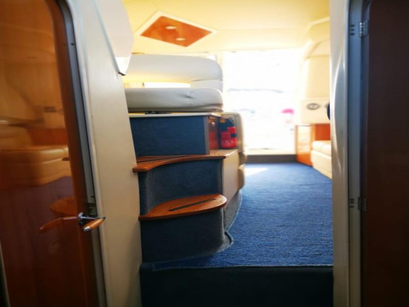 Book yachts online - motorboat - Sealine F34 - Little One - rent