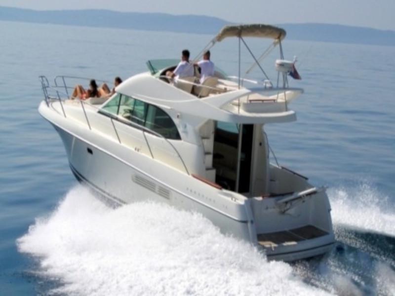 Book yachts online - motorboat - Prestige 36 Fly - Fortuna - rent