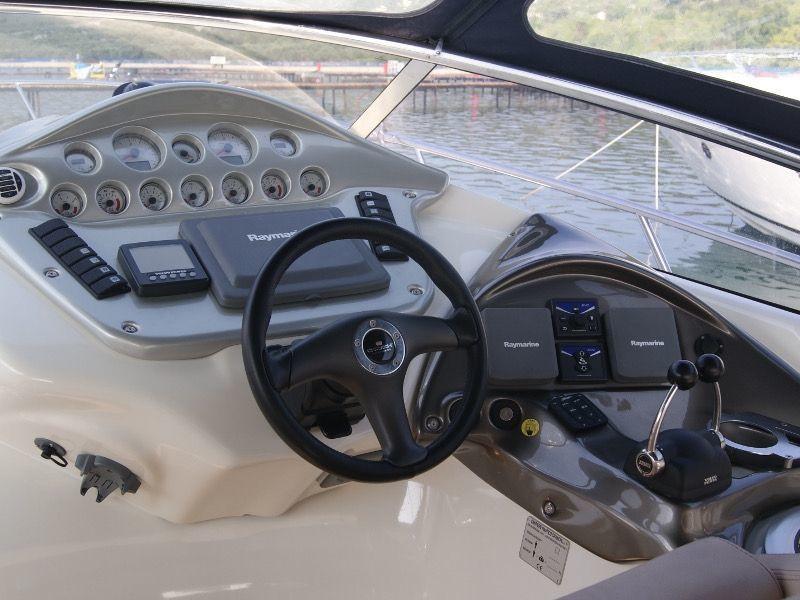 Book yachts online - motorboat - Cranchi Zaffiro 36 - Snoopy - rent