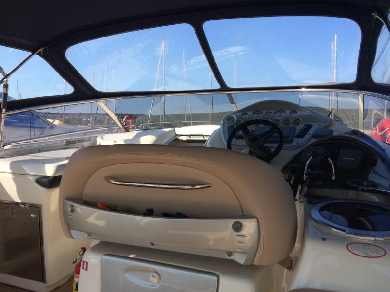 Book yachts online - motorboat - Cranchi Zaffiro 36 - Snoopy - rent