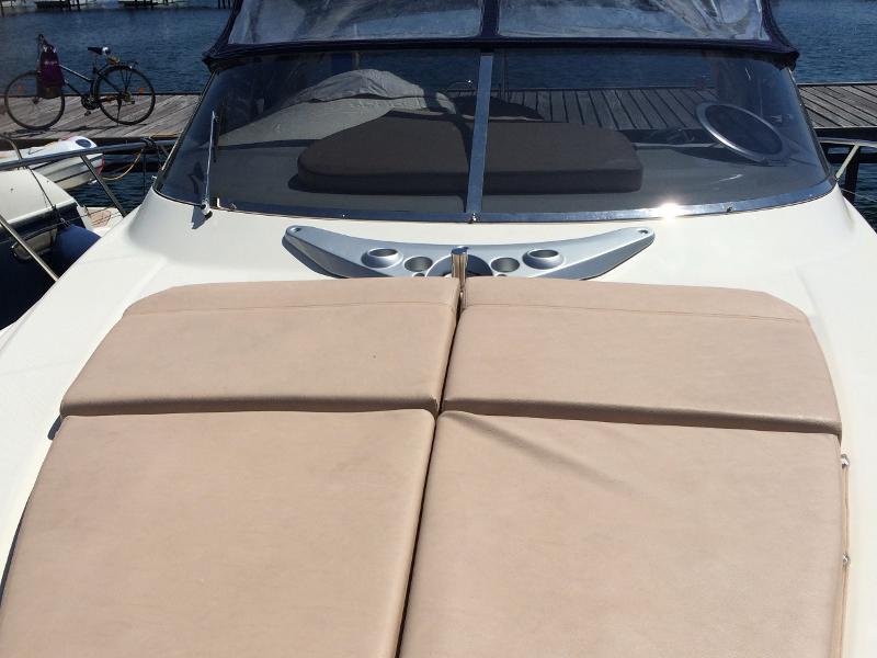 Book yachts online - motorboat - Cranchi Zaffiro 36 - Snoopy - rent