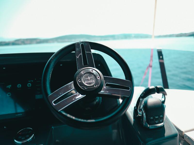 Book yachts online - motorboat - Bavaria R40 FLY - Borimir - rent