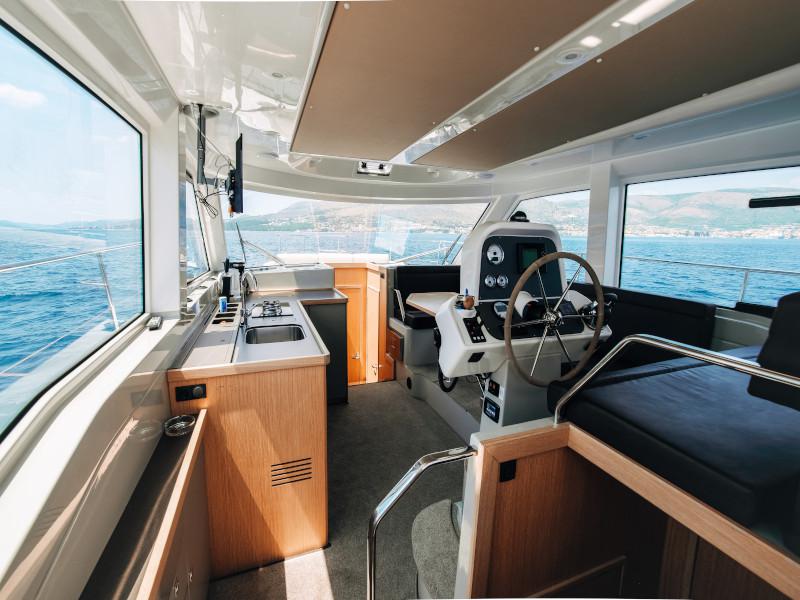 Book yachts online - motorboat - Bavaria E40 Fly - Ivona - rent