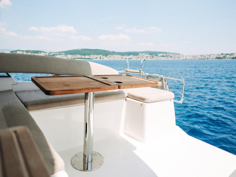 Book yachts online - motorboat - Bavaria E40 Fly - Ivona - rent