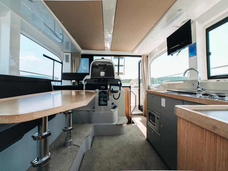 Book yachts online - motorboat - Bavaria E40 Fly - Ivona - rent