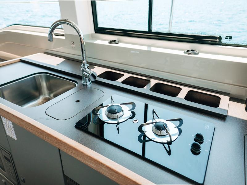 Book yachts online - motorboat - Bavaria E40 Fly - Ivona - rent