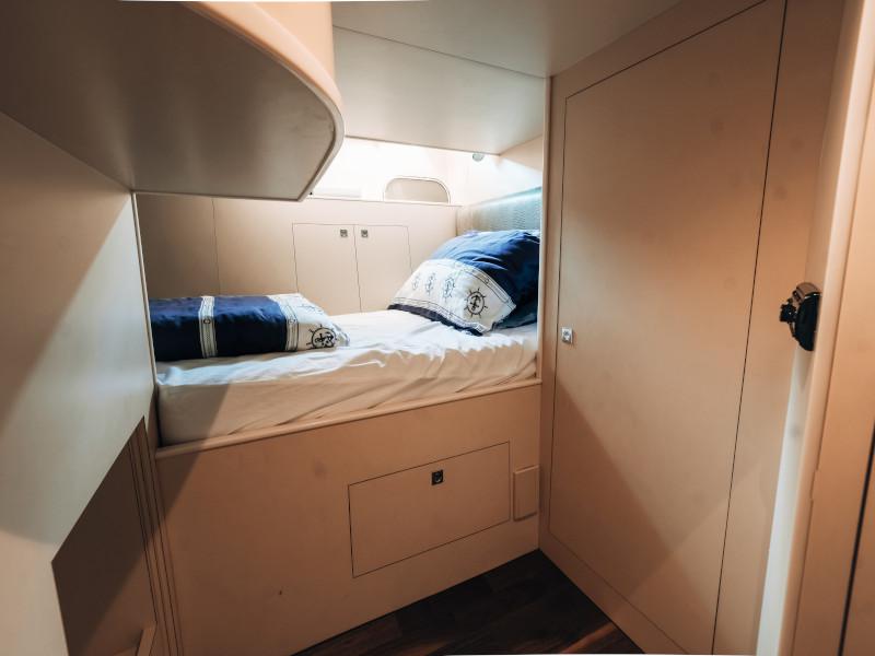 Book yachts online - motorboat - Elegance 60 Fly - Lifestyle 1 - rent