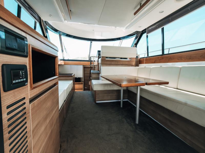 Book yachts online - motorboat - Sealine F 450 - Shuron - rent