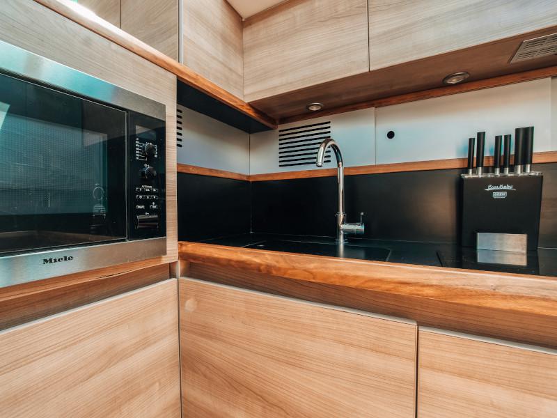 Book yachts online - motorboat - Sealine F 450 - Shuron - rent