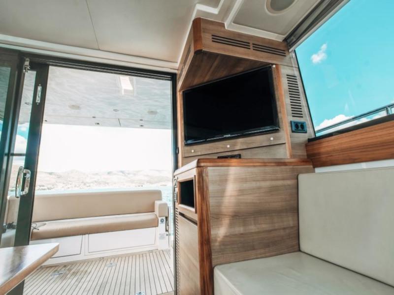 Book yachts online - motorboat - Sealine F 450 - Shuron - rent