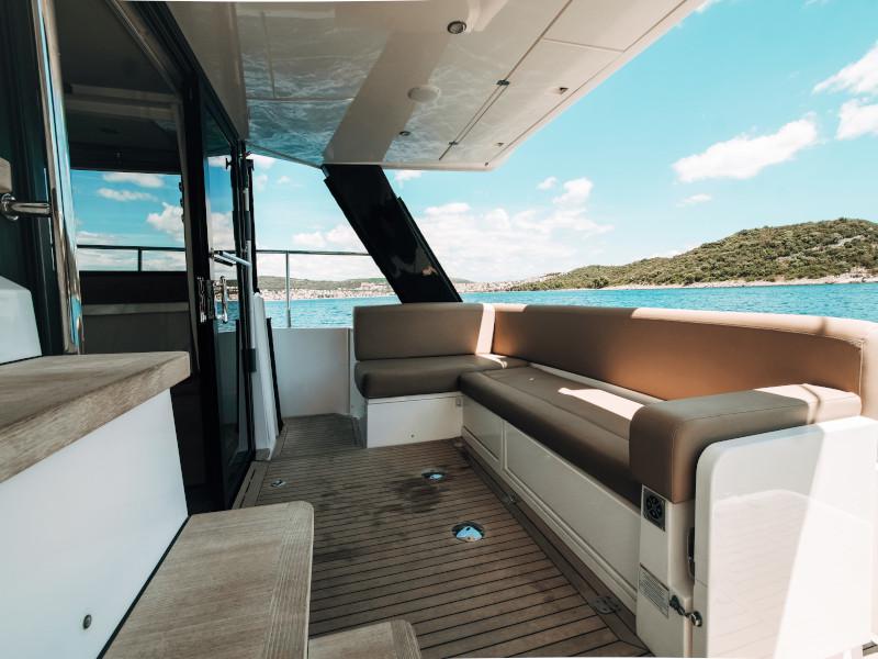 Book yachts online - motorboat - Sealine F 450 - Shuron - rent