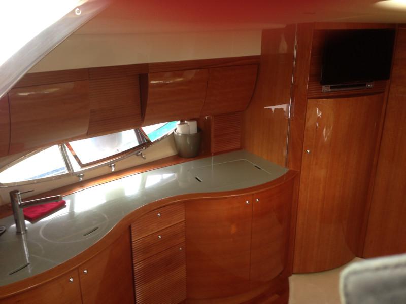 Book yachts online - motorboat - Atlantis 47 - B 747 - rent
