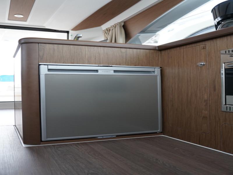 Book yachts online - motorboat - Antares 36 - Solavis - rent