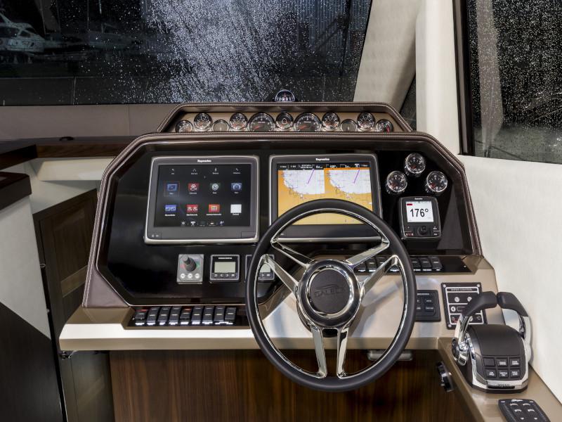Book yachts online - motorboat - Galeon 500 Fly - Barbara - rent