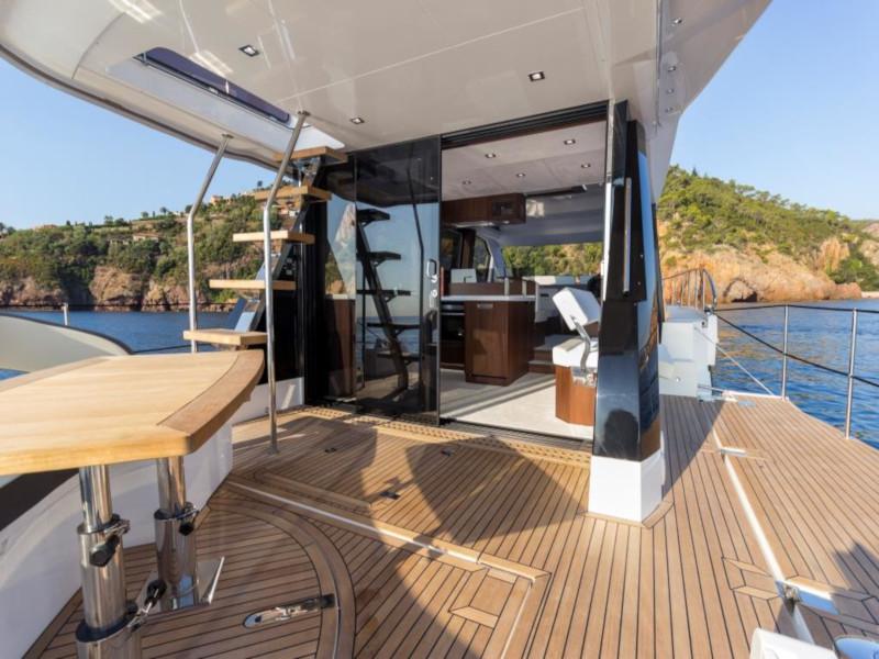 Book yachts online - motorboat - Galeon 500 Fly - Barbara - rent