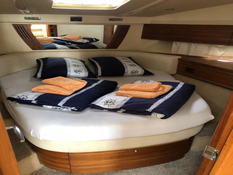 Book yachts online - motorboat - Sealine F42-5 Fly - SUNSHINE 8 - rent