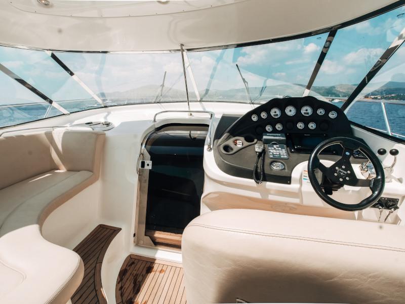 Book yachts online - motorboat - Bavaria 42 HT - HELENA V - rent