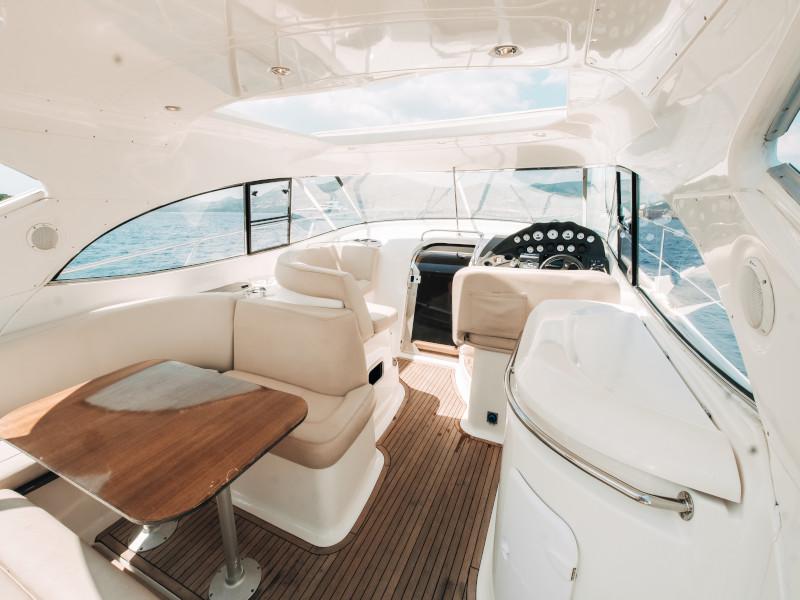 Book yachts online - motorboat - Bavaria 42 HT - HELENA V - rent