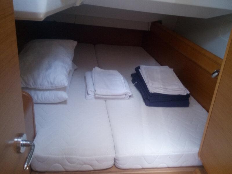 Book yachts online - sailboat - Sun Odyssey 439 - Fregata - rent