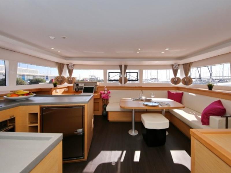 Book yachts online - catamaran - Lagoon 450 Sport - Felix Finis - rent