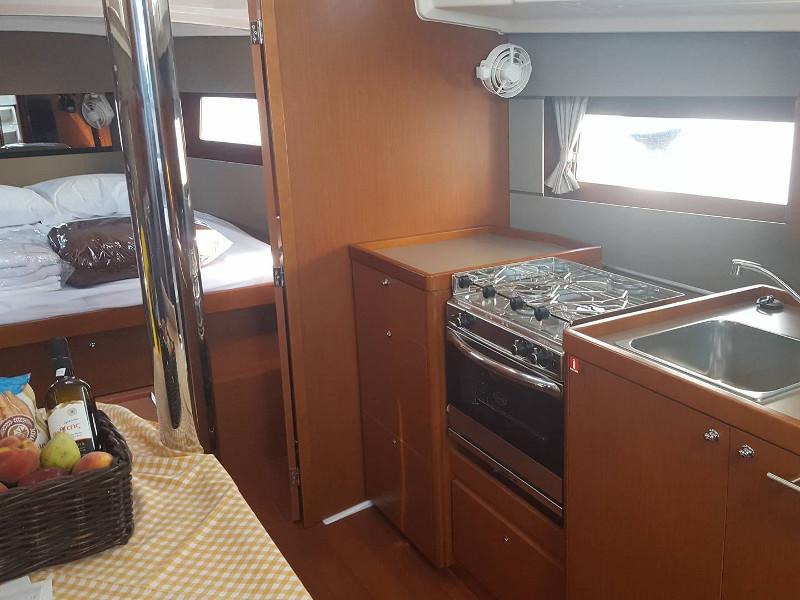 Book yachts online - sailboat - Oceanis 38.1 - Zeus - rent