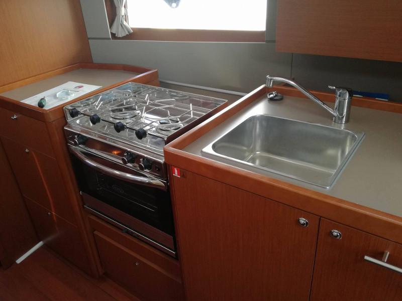 Book yachts online - sailboat - Oceanis 38.1 - Zeus - rent