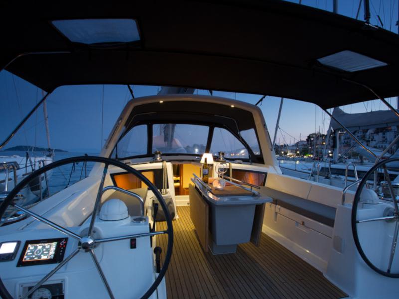 Book yachts online - sailboat - Oceanis 48 - INVICTUS - rent