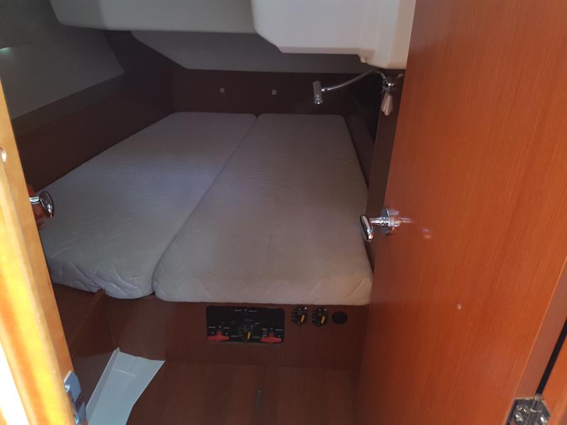 Book yachts online - sailboat - Oceanis 45 - IKARIA - rent