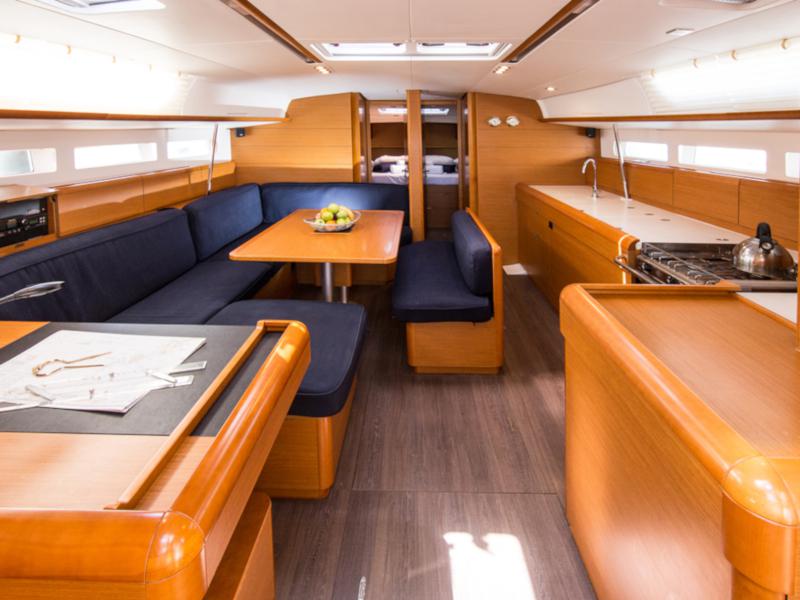 Book yachts online - sailboat - Sun Odyssey 519 (AC, Gen) - AURORA AC,GEN - rent