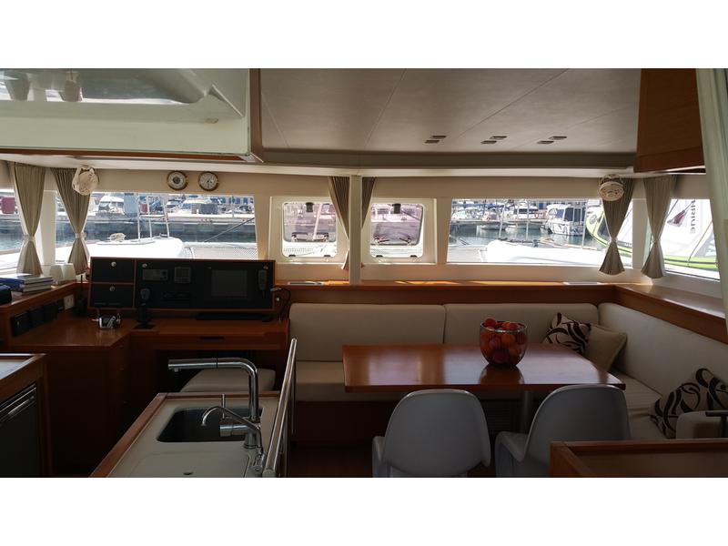 Book yachts online - catamaran - Lagoon 450 - Legend VLT-091 - rent
