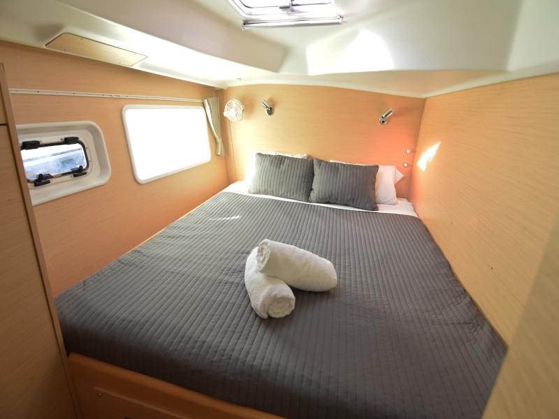 Book yachts online - catamaran - Lagoon 380 - Semele - rent