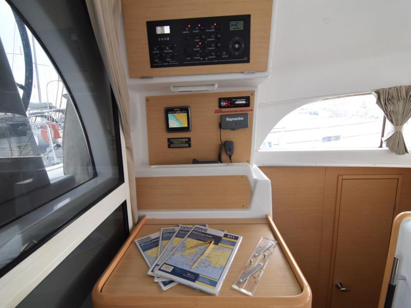Book yachts online - catamaran - Lagoon 380 - Semele - rent