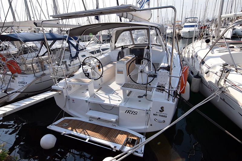 Book yachts online - sailboat - Oceanis 38.1 - Iris - rent