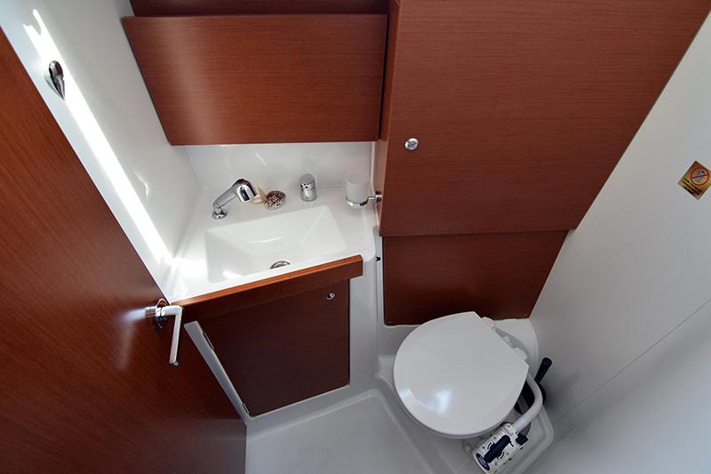 Book yachts online - sailboat - Oceanis 38.1 - Iris - rent