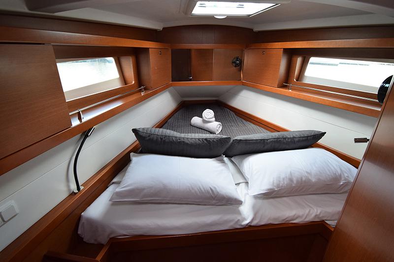 Book yachts online - sailboat - Oceanis 41 - Bolero (Refit 2020) - rent