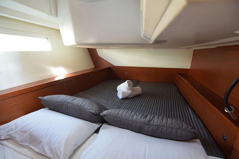 Book yachts online - sailboat - Oceanis 45 - Aida (Refit 2019) - rent