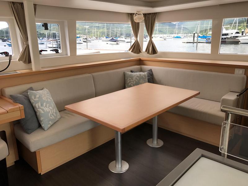 Book yachts online - catamaran - Lagoon 450 Flybridge - Helena (A/C &amp; Generator) - rent