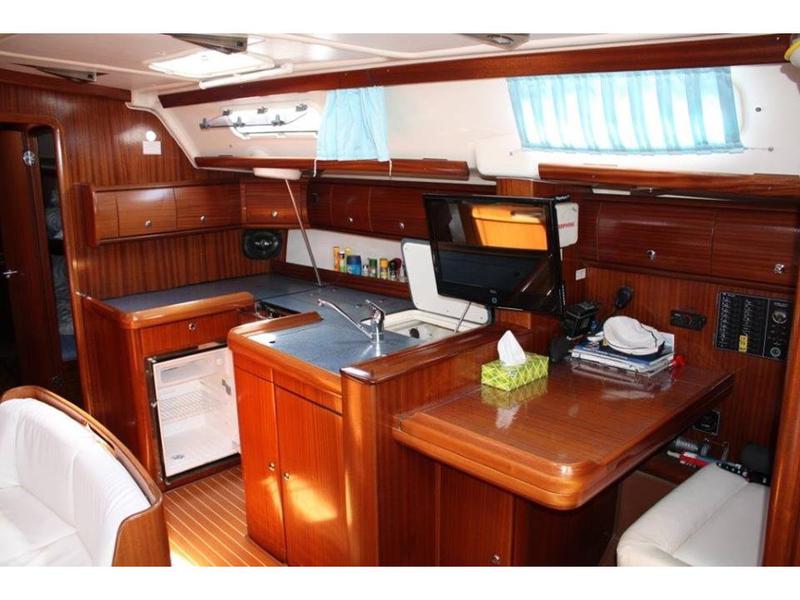 Book yachts online - sailboat - Bavaria 49 - Sofie - Refit 2019 - rent