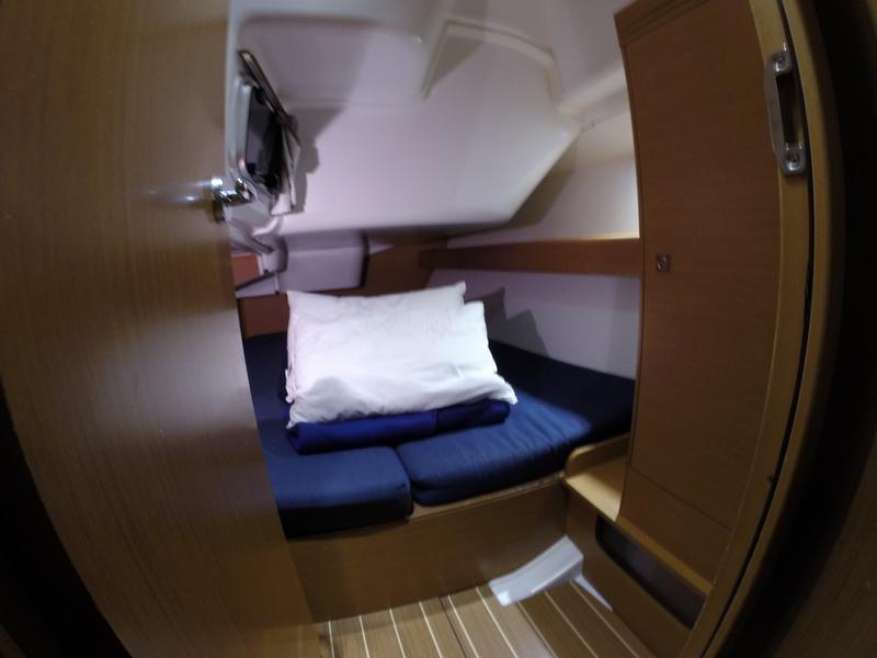 Book yachts online - sailboat - Sun Odyssey 36i - Agatha  - rent