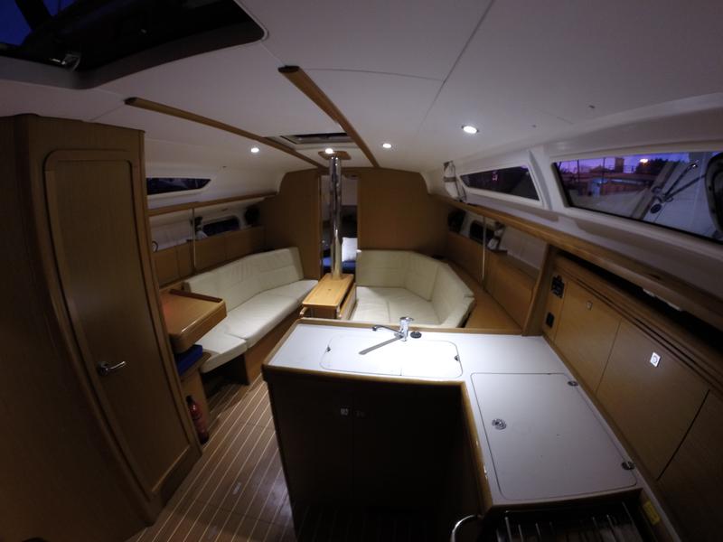 Book yachts online - sailboat - Sun Odyssey 36i - Agatha  - rent