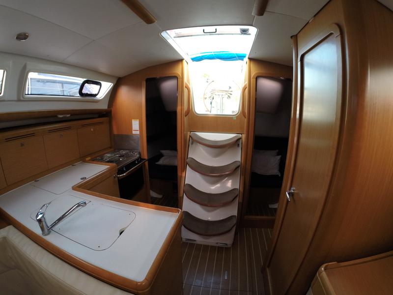 Book yachts online - sailboat - Sun Odyssey 36i - Agatha  - rent