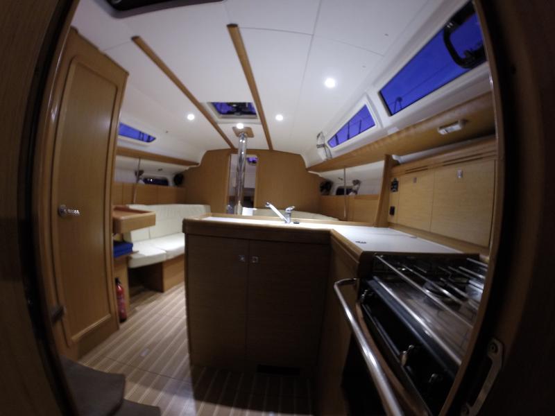 Book yachts online - sailboat - Sun Odyssey 36i - Agatha  - rent