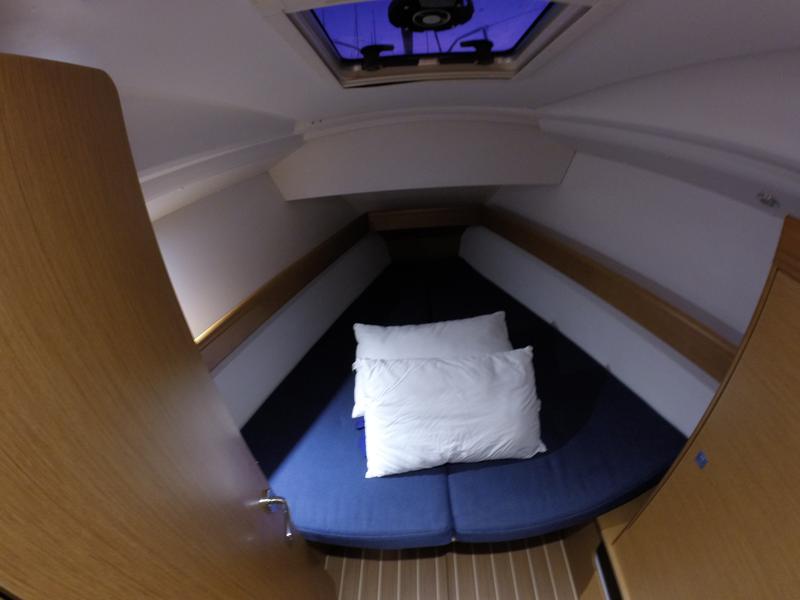 Book yachts online - sailboat - Sun Odyssey 36i - Agatha  - rent