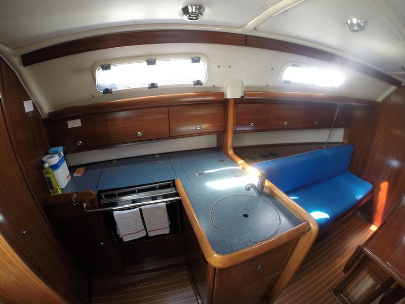 Book yachts online - sailboat - Bavaria 32 - Lucija  - sails 2018/solar panels - rent