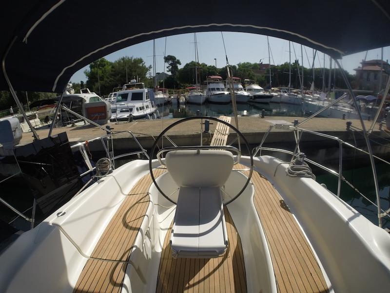 Book yachts online - sailboat - Bavaria 32 - Lucija  - sails 2018/solar panels - rent