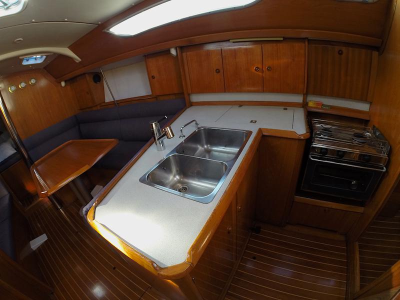 Book yachts online - sailboat - Sun Odyssey 36.2 - Sea Dancer - rent
