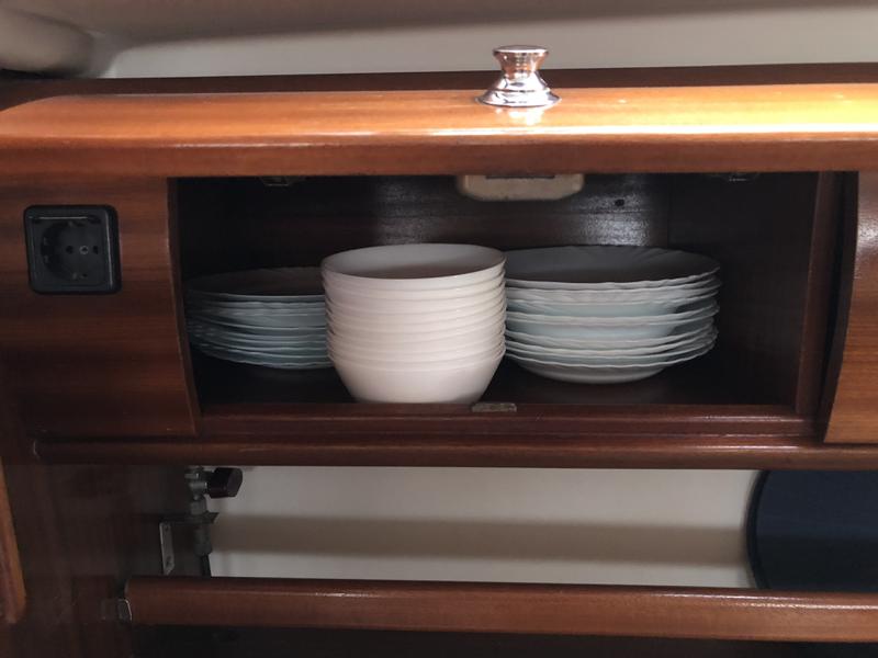 Book yachts online - sailboat - Bavaria 44 - Dišpet - sails 2019/solar panels - rent