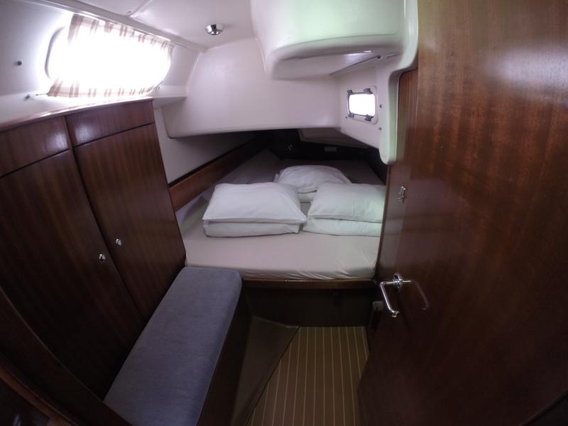 Book yachts online - sailboat - Bavaria 44 - Dišpet - sails 2019/solar panels - rent