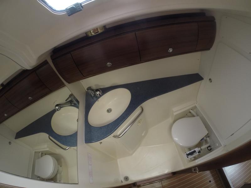 Book yachts online - sailboat - Bavaria 44 - Dišpet - sails 2019/solar panels - rent